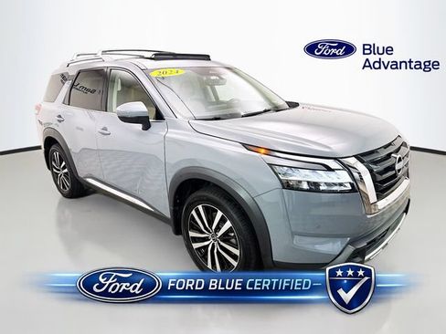 Used 2024 Nissan Pathfinder Platinum w/ Cargo Package FWD image 1