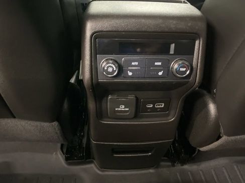 Used 2022 GMC Acadia Denali w/ Denali Technology Package image 35