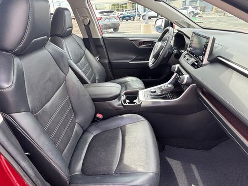 Used 2020 Toyota RAV4 Limited AWD/4WD image 32
