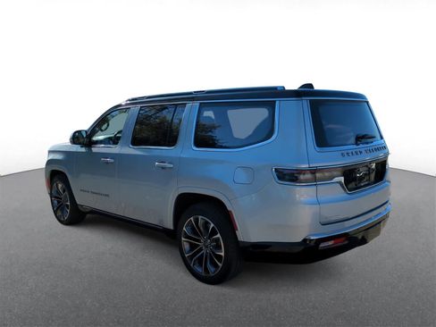 Used 2022 Jeep Grand Wagoneer Series III image 6