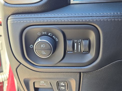 Used 2020 RAM 1500 Limited w/ Body Color Bumper Group image 25