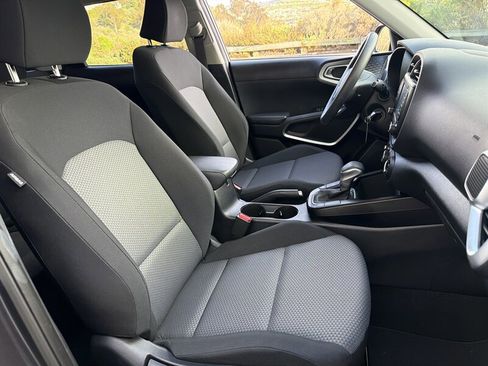 Used 2021 Kia Soul LX image 14