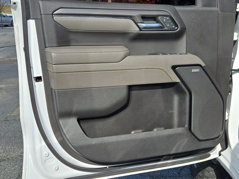 Used 2022 Chevrolet Silverado 1500 ZR2 image 14