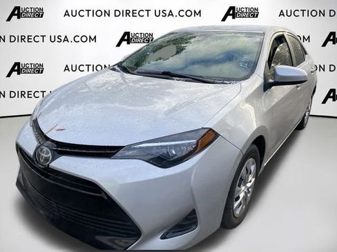 Used 2018 Toyota Corolla L image 2