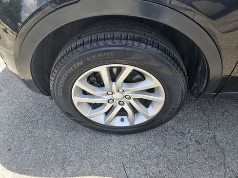 Used 2018 Land Rover Discovery Sport HSE AWD/4WD image 28