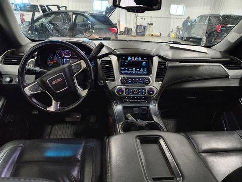 Used 2019 GMC Yukon XL SLT AWD/4WD image 4