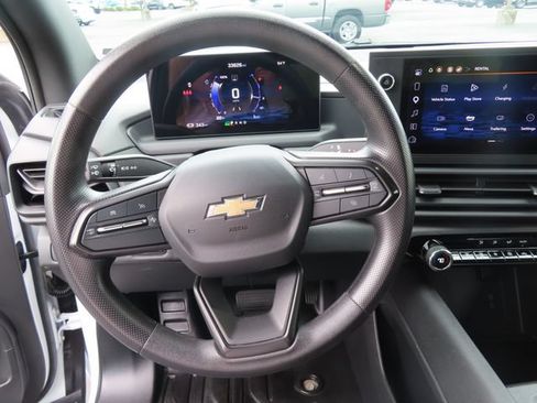 Certified 2024 Chevrolet Silverado EV W/T AWD/4WD image 15
