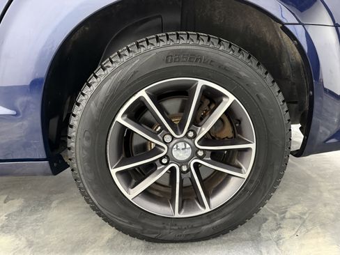 Used 2017 Dodge Grand Caravan SE image 25