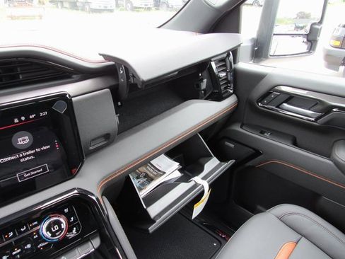 New 2025 GMC Sierra 2500 AT4 w/ AT4 Premium Plus Package image 26
