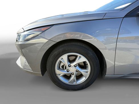 Certified 2023 Hyundai Elantra SE image 9