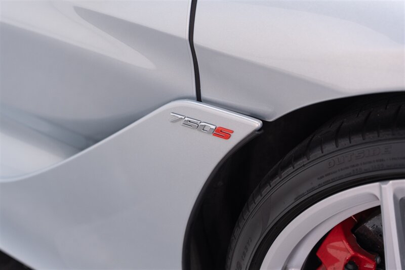 Used 2024 McLaren 750S Spider RWD image 27