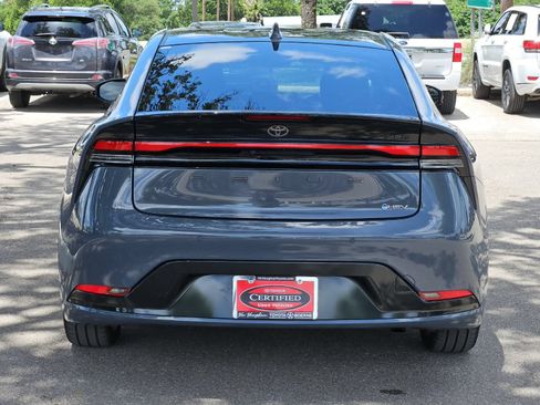 Used 2025 Toyota Prius XLE FWD image 4