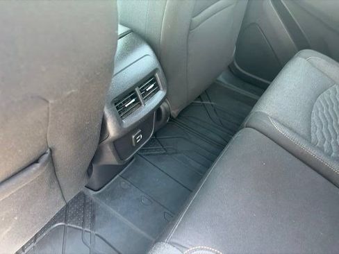Used 2020 Chevrolet Equinox LT FWD image 33