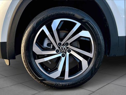 Used 2023 Volkswagen Atlas SEL image 10