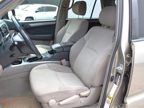 Used 2008 Toyota 4Runner SR5 AWD/4WD image 11