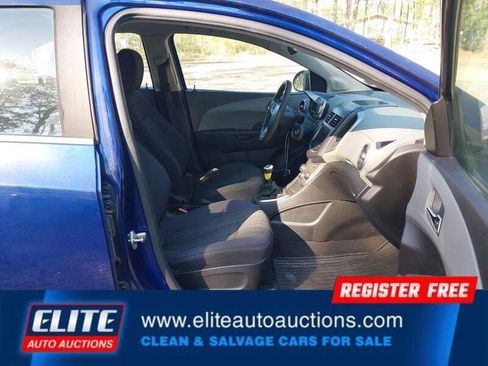 Used 2013 Chevrolet Sonic LT image 9
