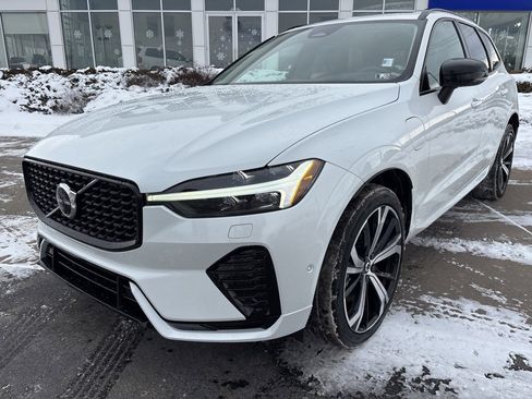 Certified 2024 Volvo XC60 T8 Ultimate w/ Protection Package Premier image 2