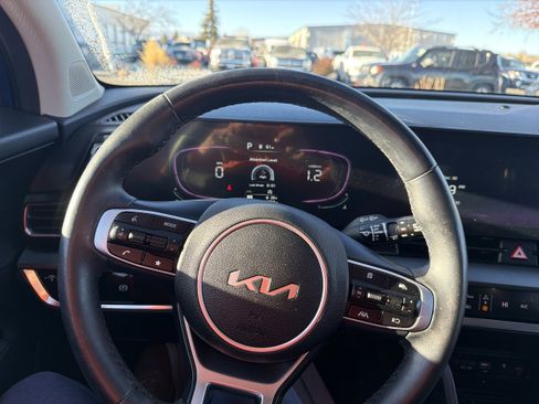 Used 2023 Kia Sportage EX image 15