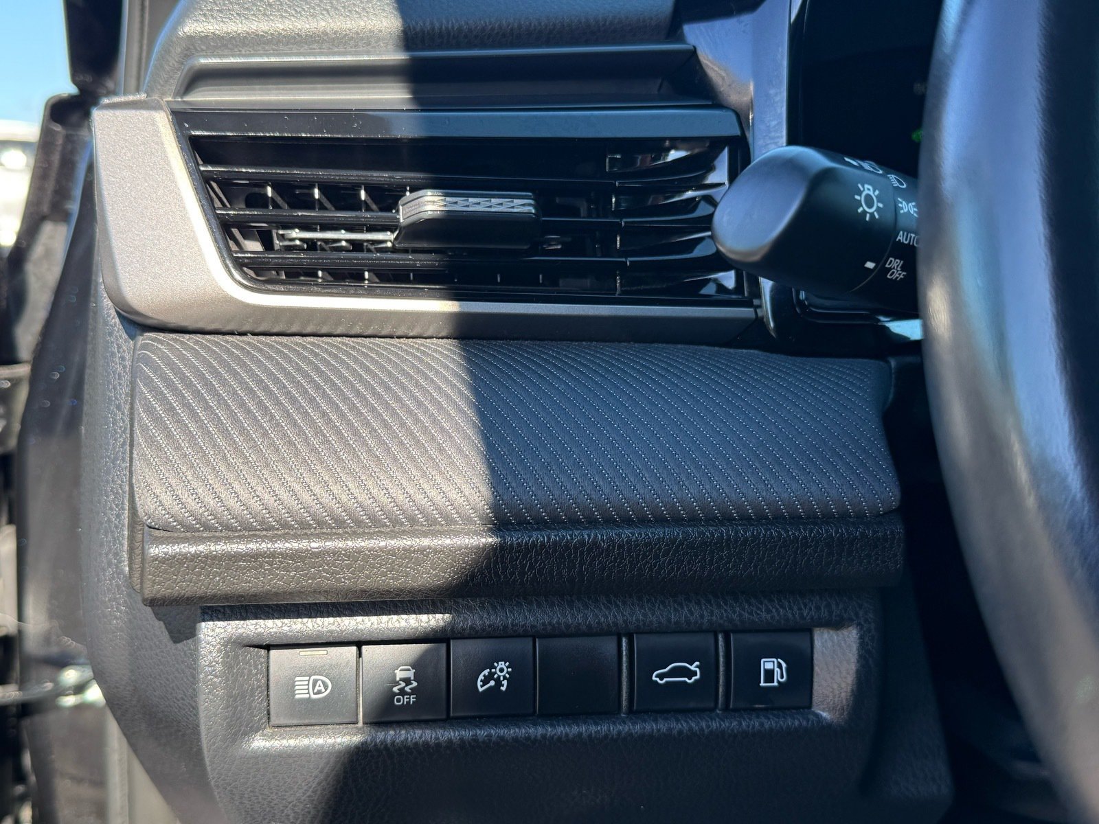 Used 2025 Toyota Camry SE FWD image 15