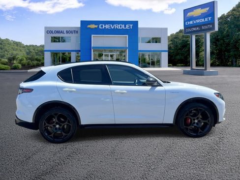 Used 2024 Alfa Romeo Stelvio Veloce AWD/4WD image 7