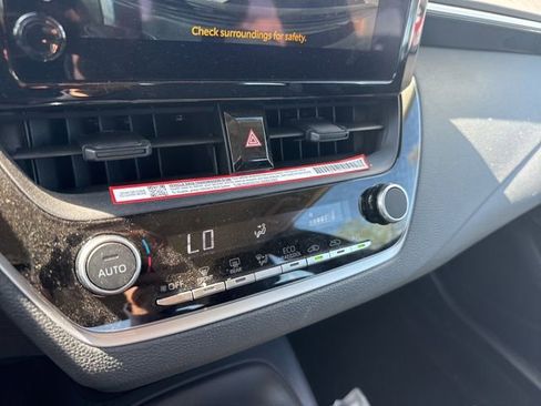 Used 2025 Toyota Corolla LE image 11