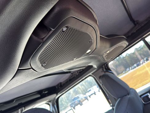 New 2025 Jeep Gladiator Sport image 37