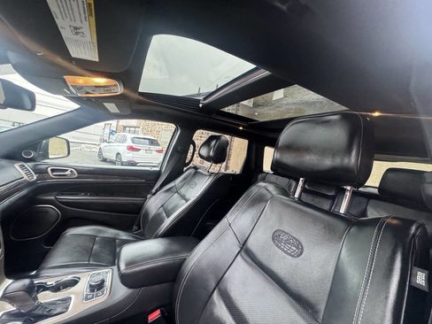 Used 2016 Jeep Grand Cherokee Overland w/ Advanced Technology Group image 34