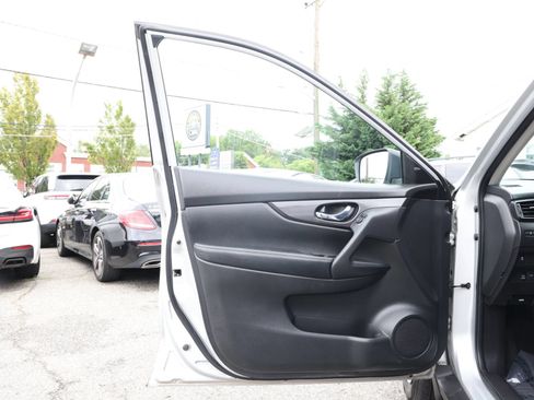 Used 2018 Nissan Rogue S AWD/4WD image 25