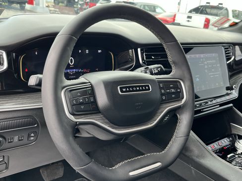 Used 2022 Jeep Wagoneer Series III w/ Convenience Group I AWD/4WD image 29