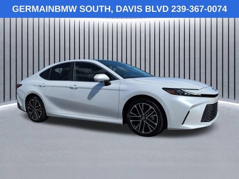 Used 2025 Toyota Camry XLE w/ Premium Plus Package FWD image 3
