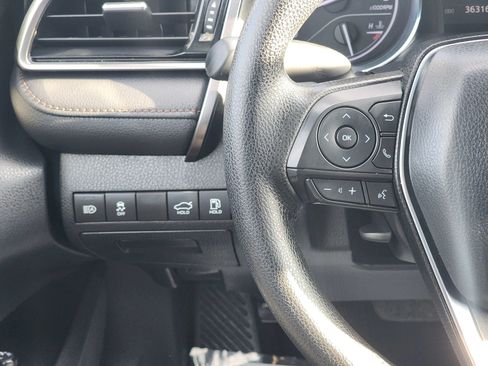 Used 2020 Toyota Camry LE FWD image 11