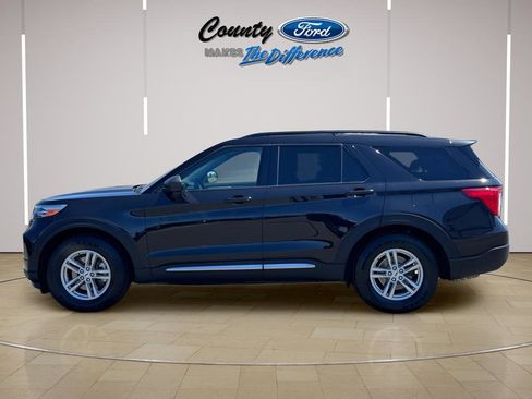 Used 2022 Ford Explorer XLT w/ Equipment Group 202A image 3