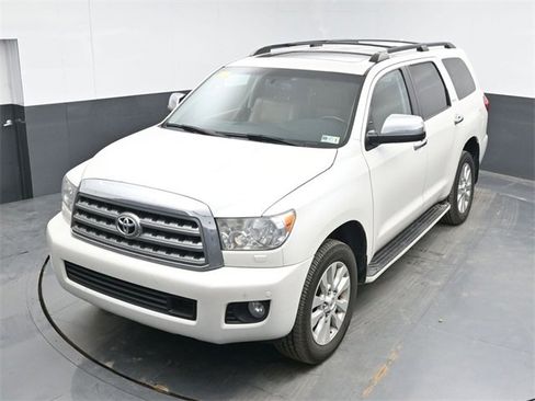 Used 2017 Toyota Sequoia Platinum image 15