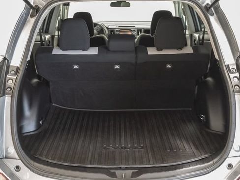 Used 2018 Toyota RAV4 XLE w/ Plus Extra Value Package FWD image 33