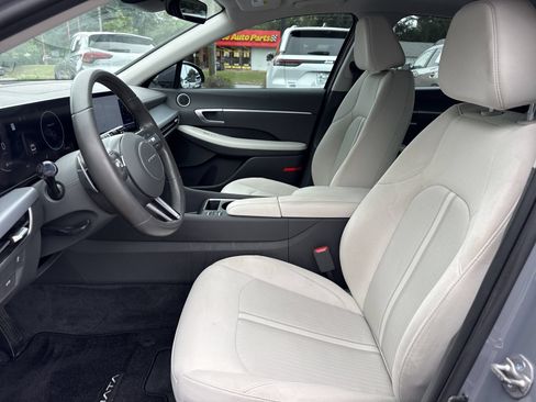 Used 2024 Hyundai Sonata SEL w/ Convenience Package FWD image 9