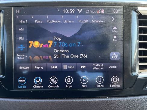Used 2019 Chrysler Pacifica Touring-L Plus FWD image 14