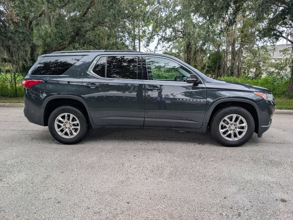 Used 2020 Chevrolet Traverse LT w/ Driver Confidence II Package AWD/4WD image 10