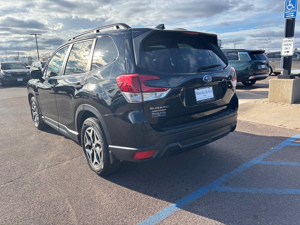Used 2022 Subaru Forester Premium AWD/4WD image 7