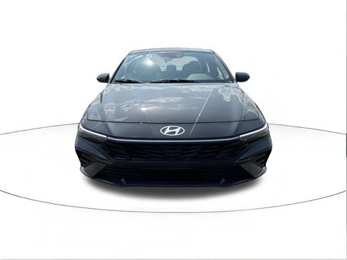 New 2026 Hyundai Elantra SE FWD image 8