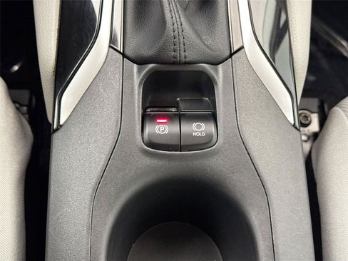 Used 2024 Toyota Corolla Cross LE FWD image 27