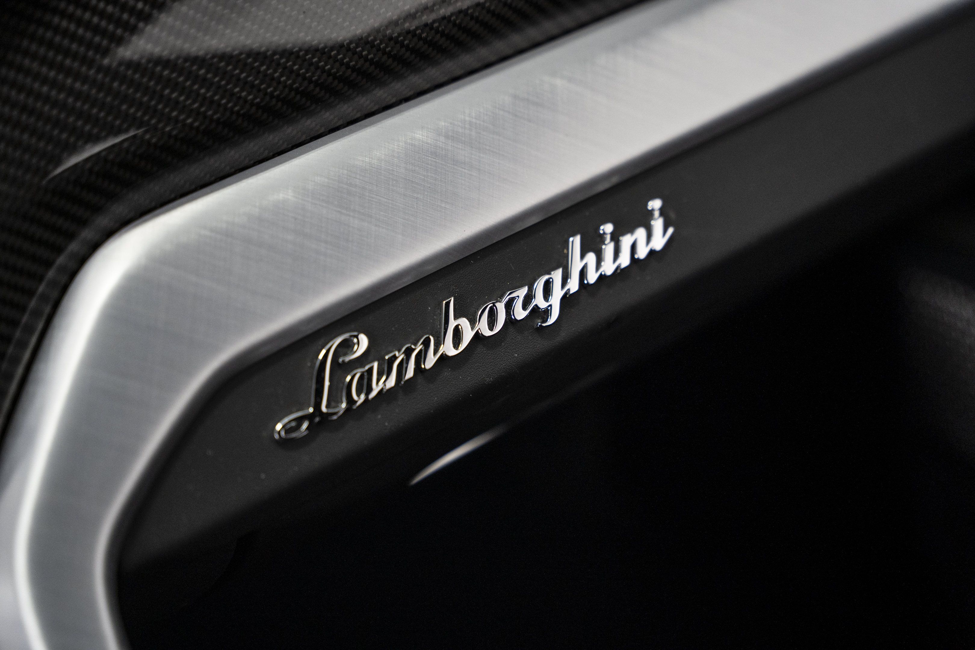 Used 2022 Lamborghini Urus AWD/4WD image 47