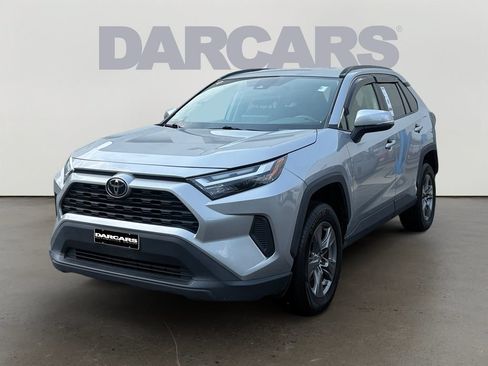 Used 2024 Toyota RAV4 XLE FWD image 3