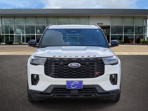 Used 2025 Ford Explorer ST w/ Sun And Sound Package AWD/4WD image 2