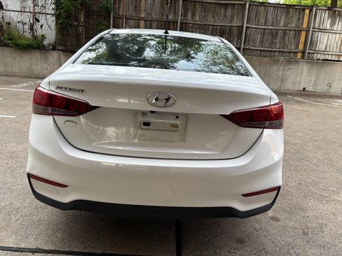 Used 2018 Hyundai Accent SE FWD image 6