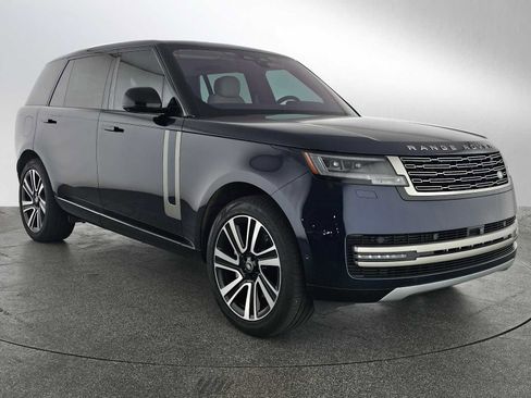Used 2023 Land Rover Range Rover Long Wheelbase SE image 7