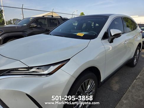 Used 2024 Toyota Venza Limited AWD/4WD image 5