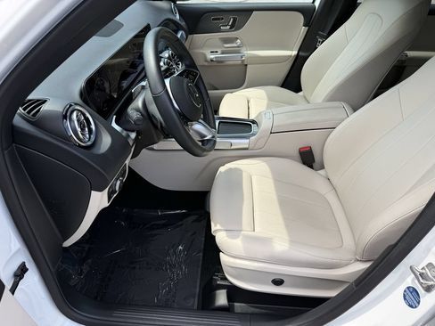 Certified 2025 Mercedes-Benz GLB 250 4MATIC image 9