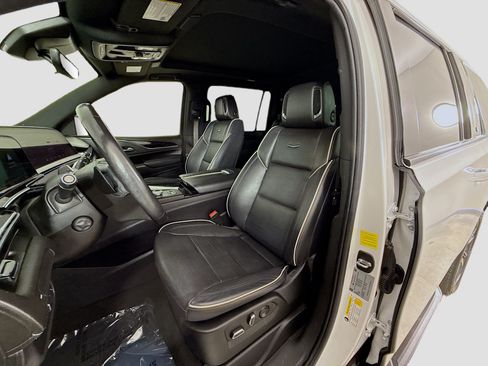 Used 2022 Cadillac Escalade ESV Sport RWD image 24