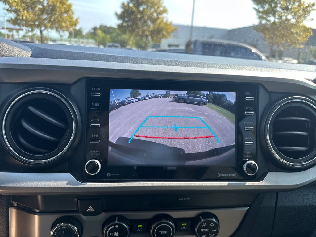 Used 2020 Toyota Tacoma SR5 AWD/4WD image 18