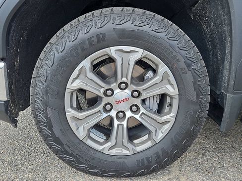Used 2023 GMC Sierra 1500 SLT w/ SLT Convenience Package AWD/4WD image 8